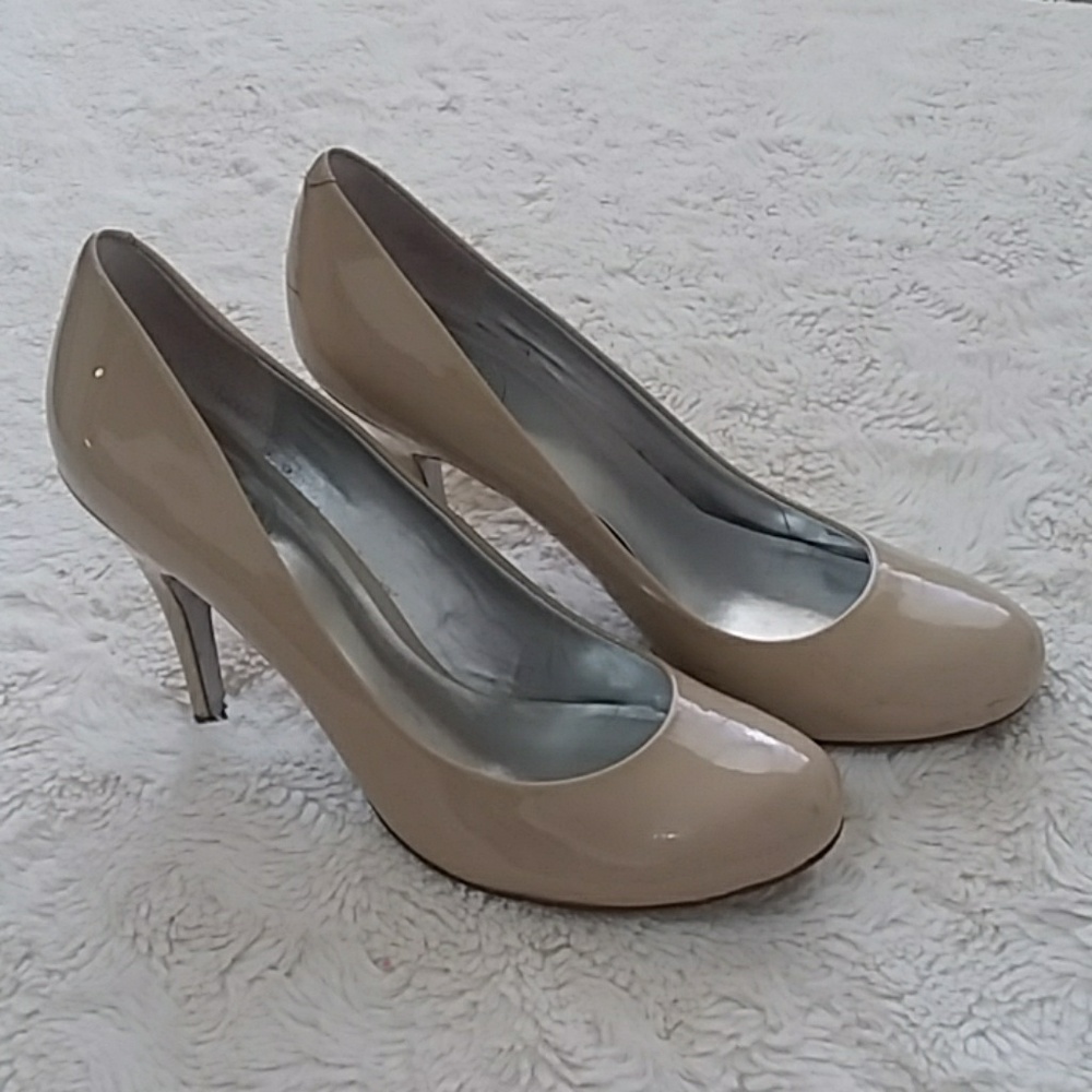 Nude Patent leather heels Jessica Simpson sz 9B/39